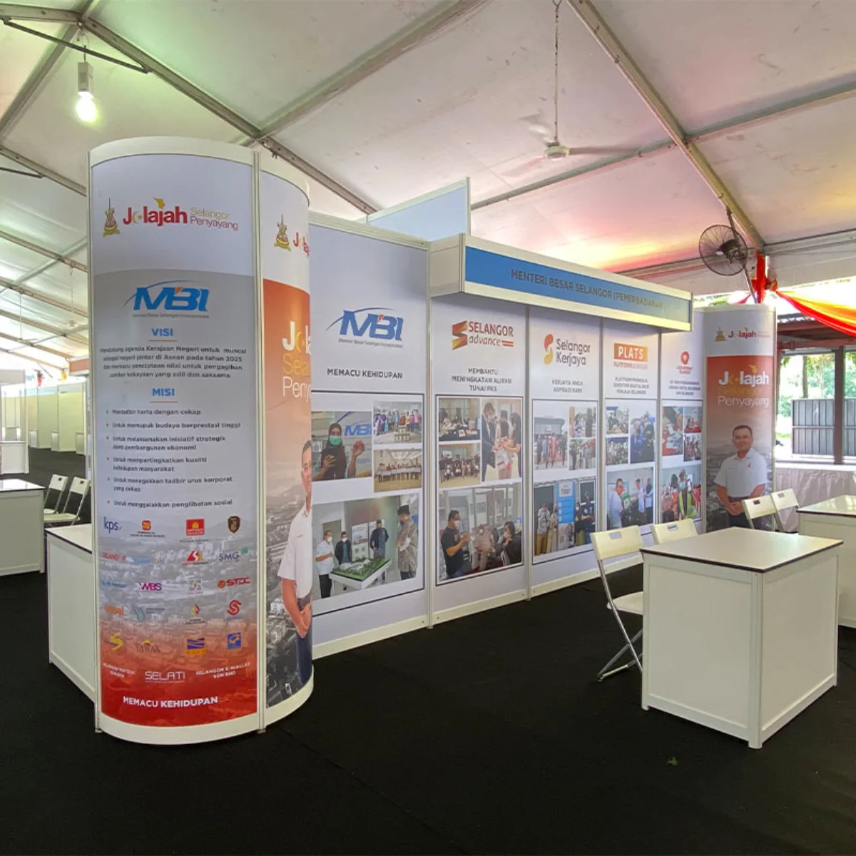 System exhibition booth with project panels and counters